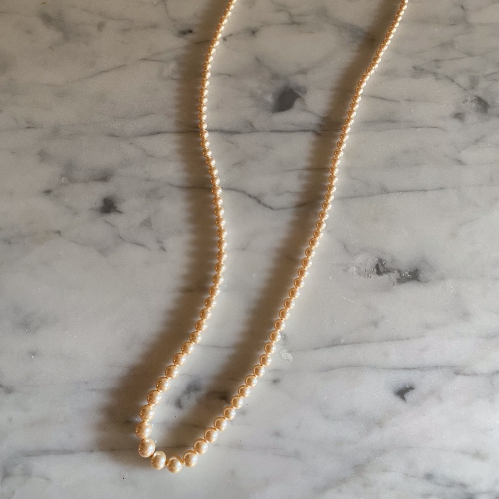 Long rose pearl vintage necklace